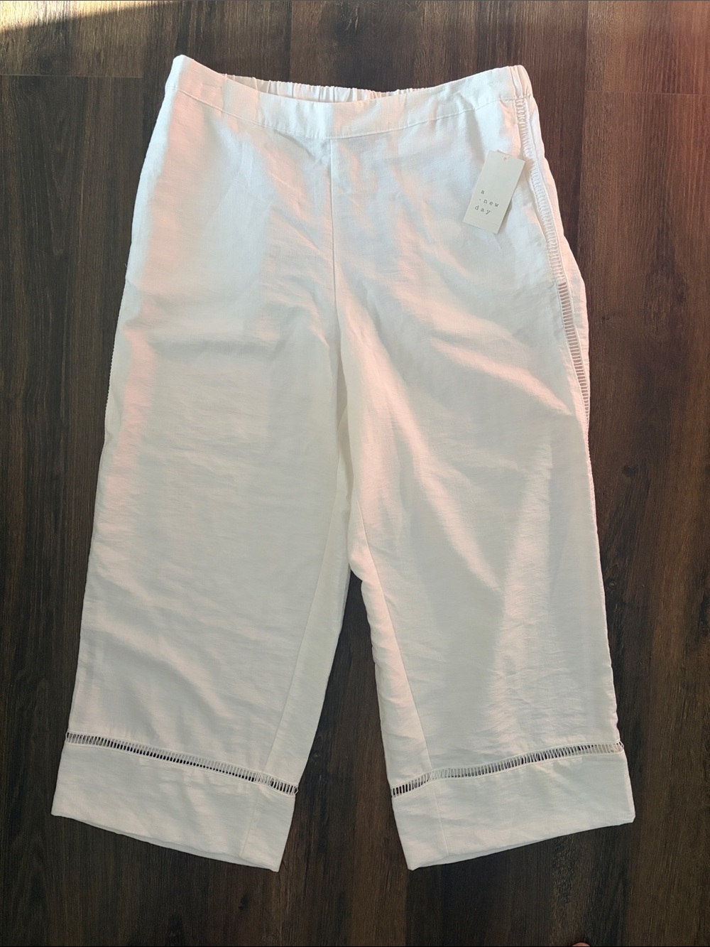 Women’s White Pants NWT